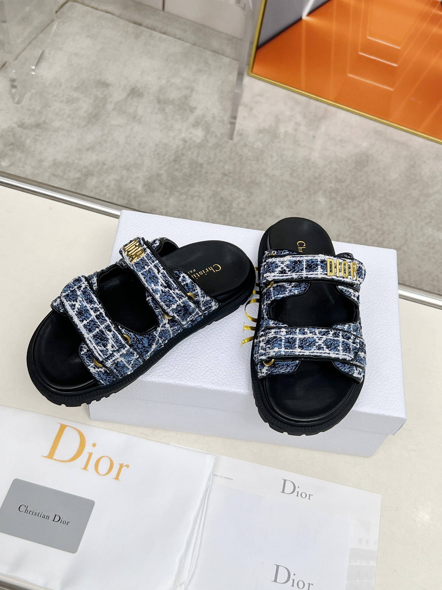 D Style thick-soled women slippers