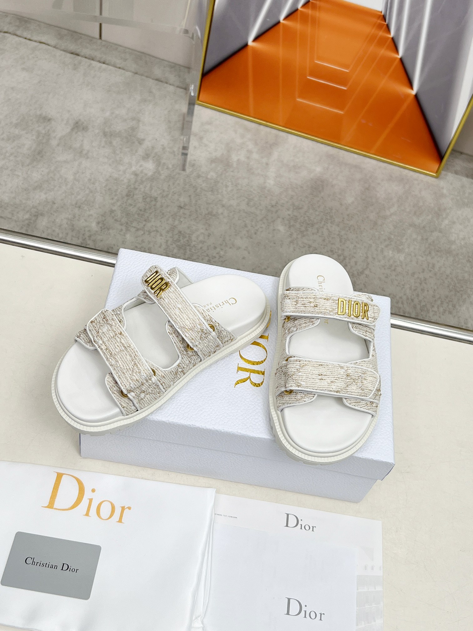 D Style thick-soled women's slippers