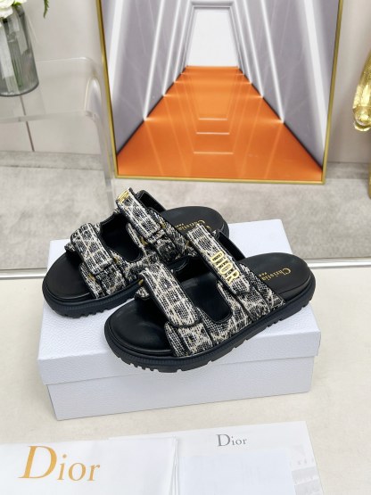 D Style thick-soled women's slippers