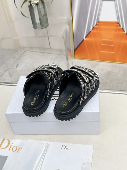 D Style thick-soled women's slippers