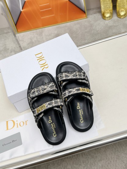 D Style thick-soled women's slippers