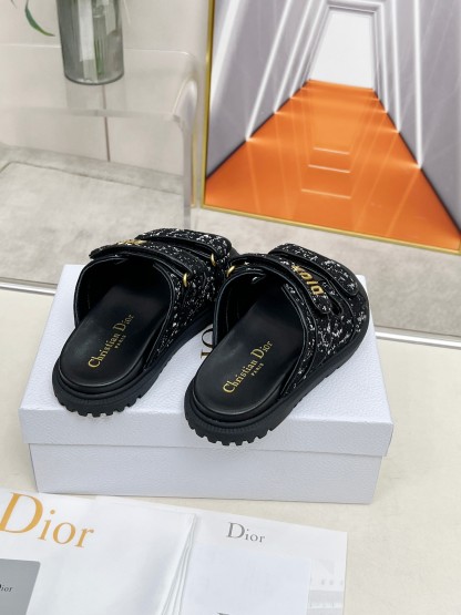 D Style thick-soled women's slippers