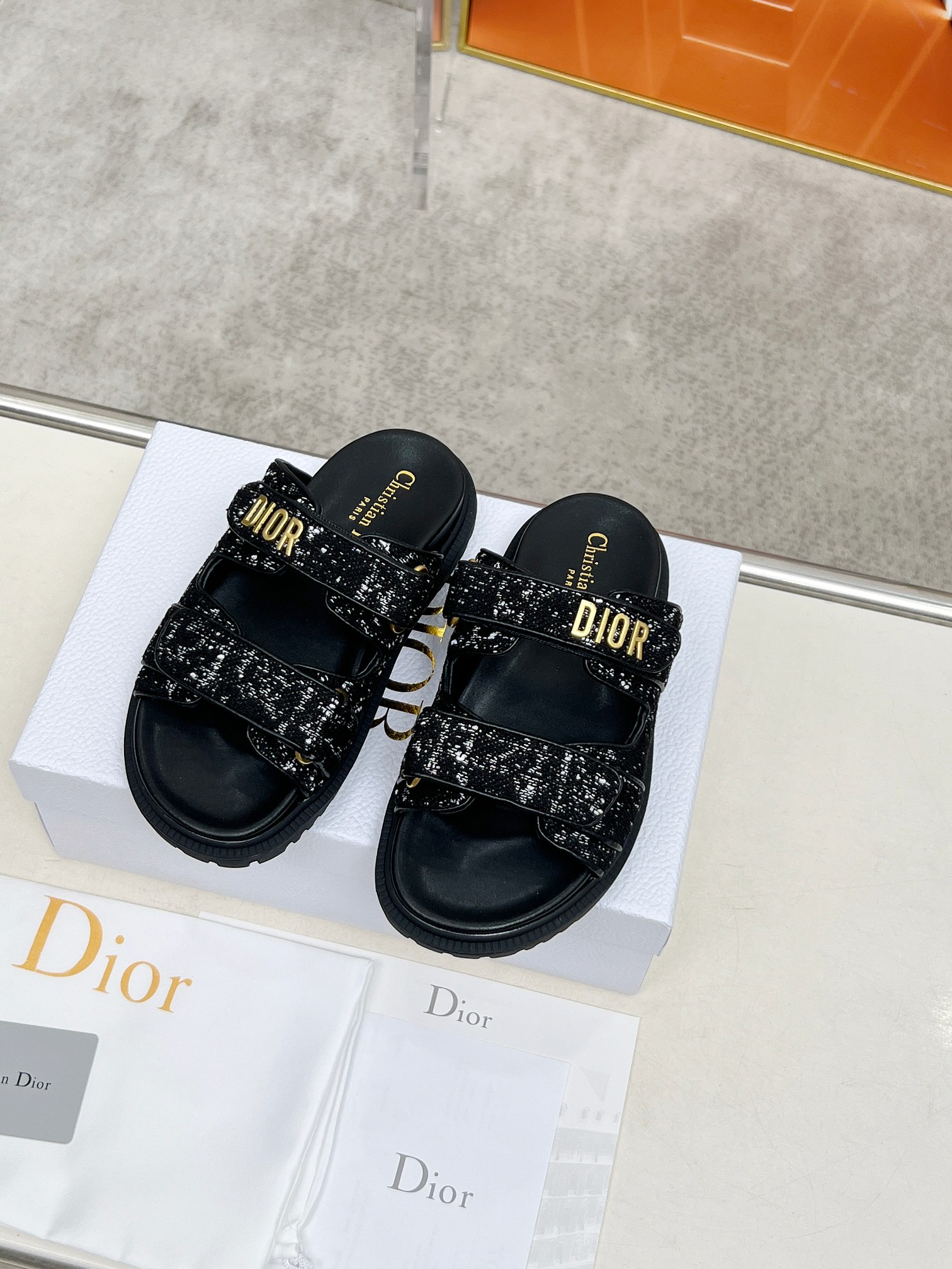 D Style thick-soled women's slippers