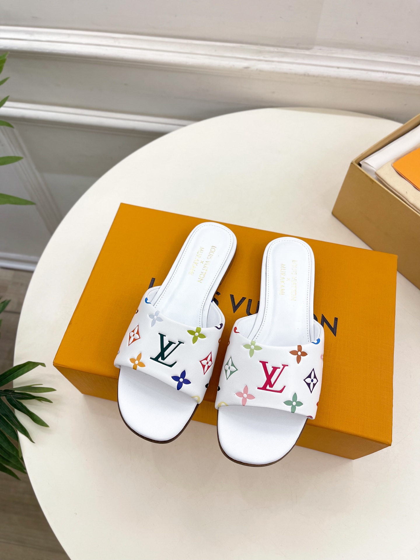 L Style Tricolor Embossed Flat Slippers