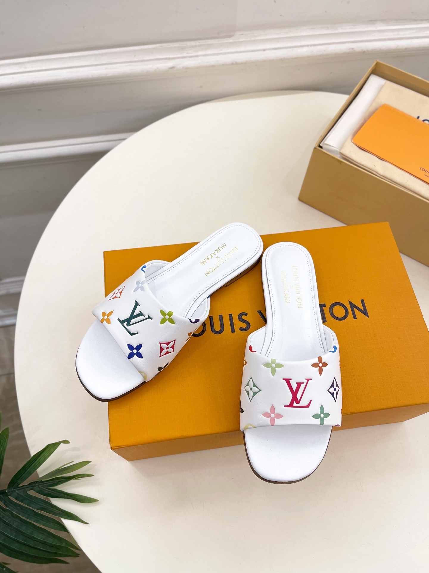 L Style Tricolor Embossed Flat Slippers