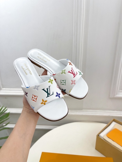L Style Tricolor Embossed Flat Slippers