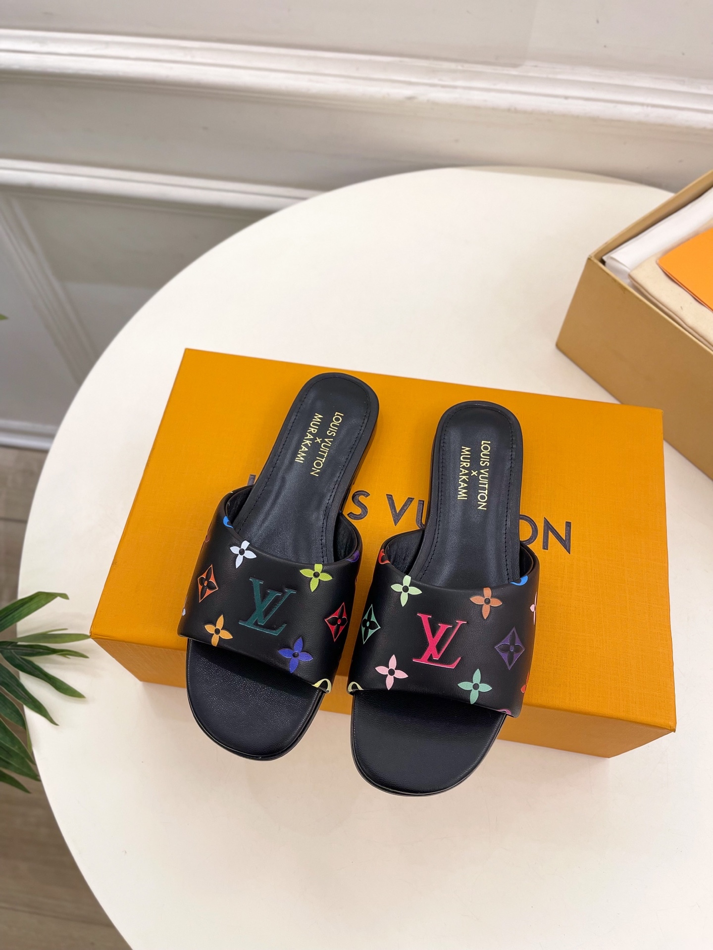 L Style Tricolor Embossed Flat Slippers