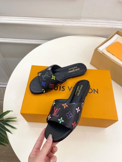 L Style Tricolor Embossed Flat Slippers