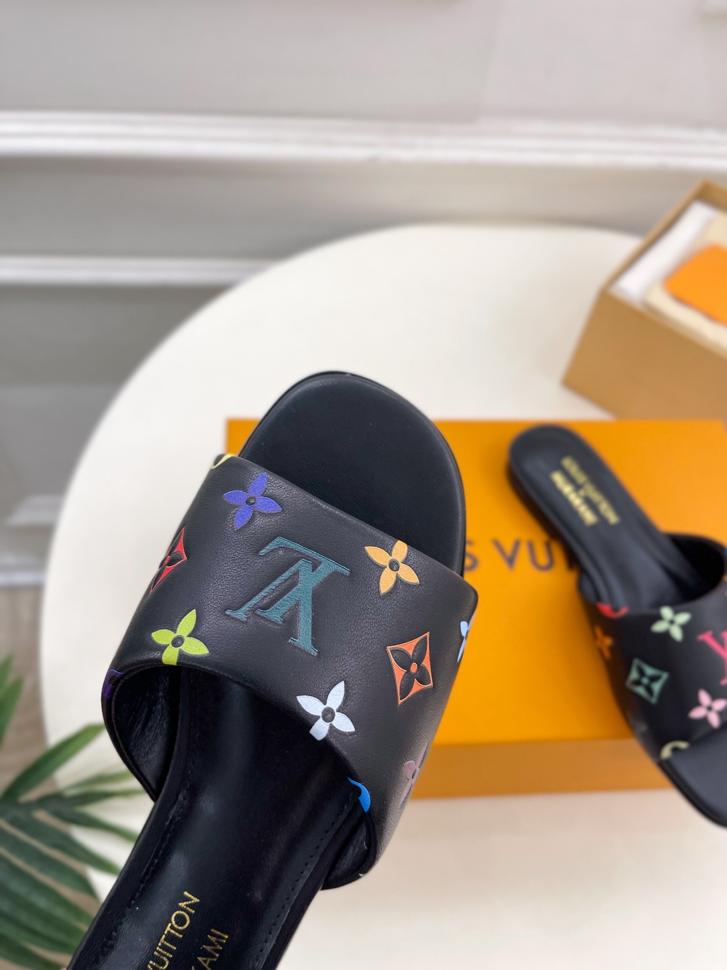 L Style Tricolor Embossed Flat Slippers