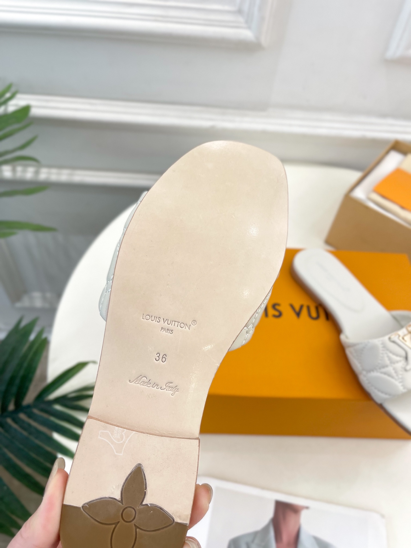 L Style embroidered letter buckle flat slippers