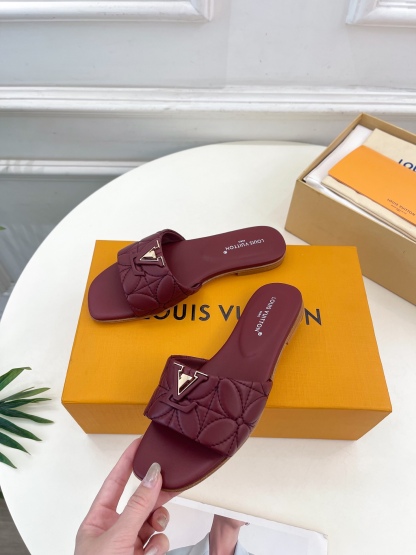 L Style embroidered letter buckle flat slippers