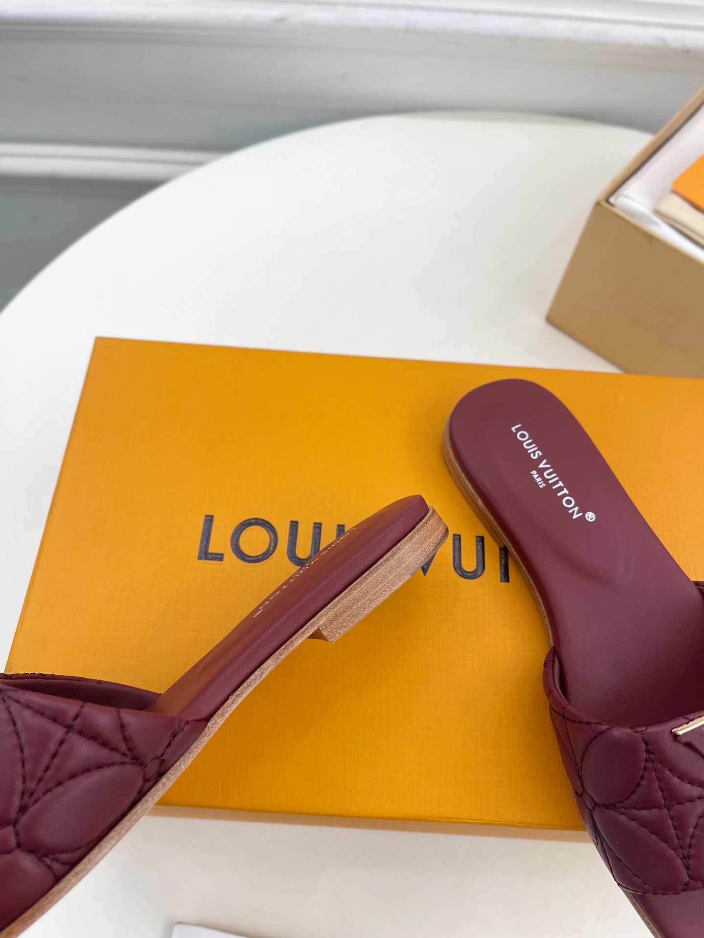 L Style embroidered letter buckle flat slippers