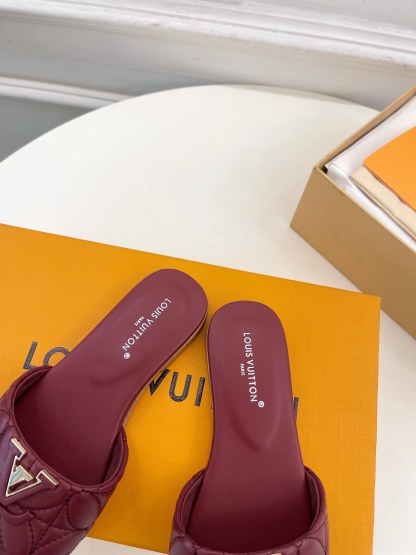 L Style embroidered letter buckle flat slippers