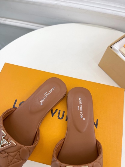 L Style embroidered letter buckle flat slippers