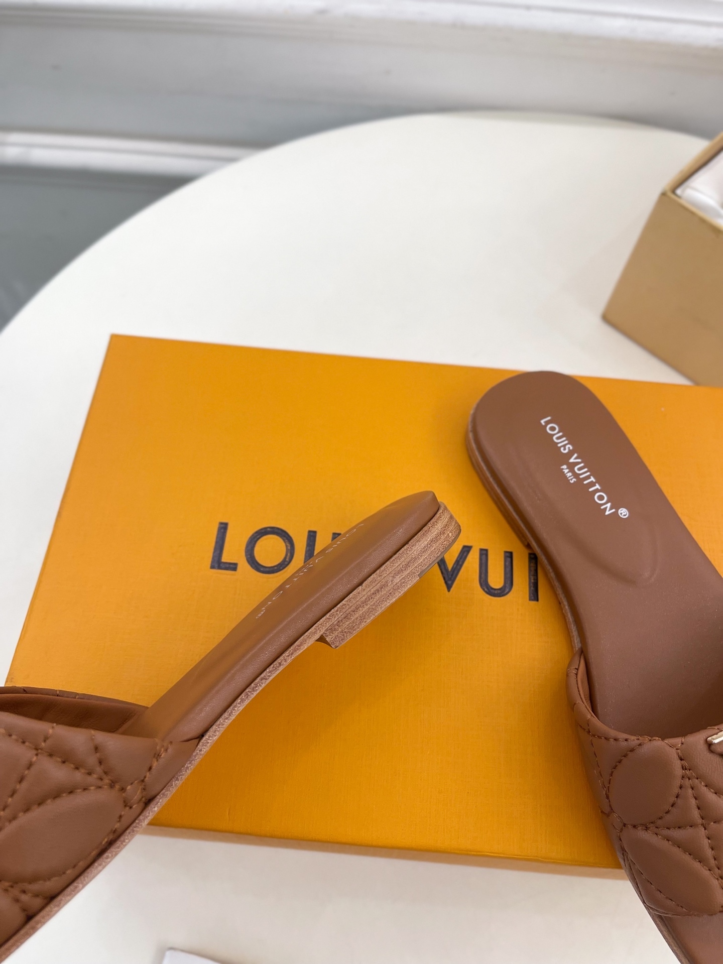 L Style embroidered letter buckle flat slippers