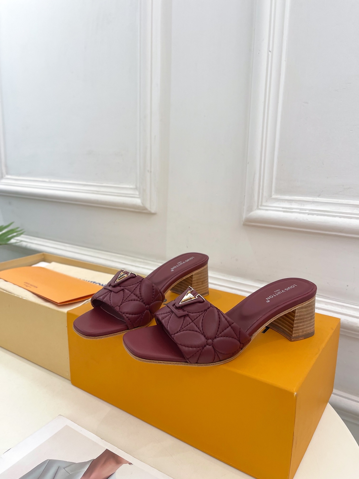 L Style embroidered letter buckle ladies slippers 5cm