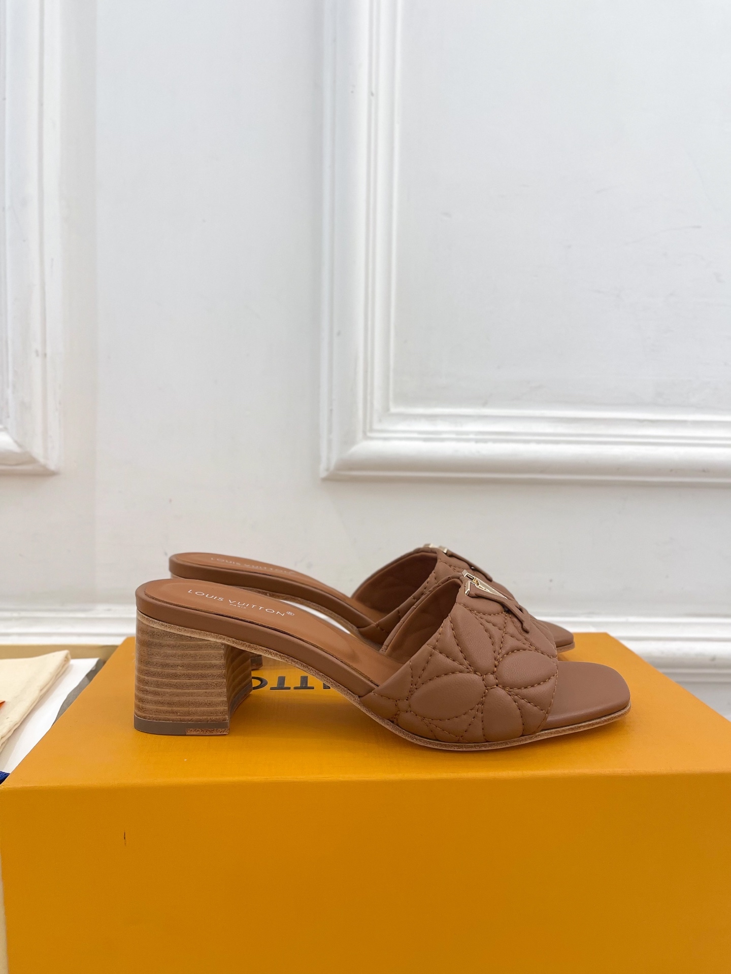 L Style embroidered letter buckle ladies slippers 5cm