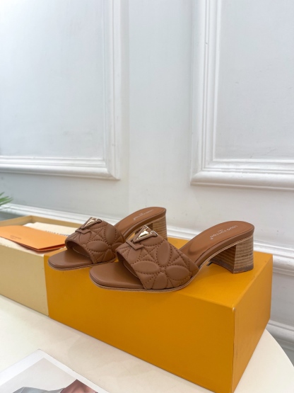 L Style embroidered letter buckle ladies slippers 5cm