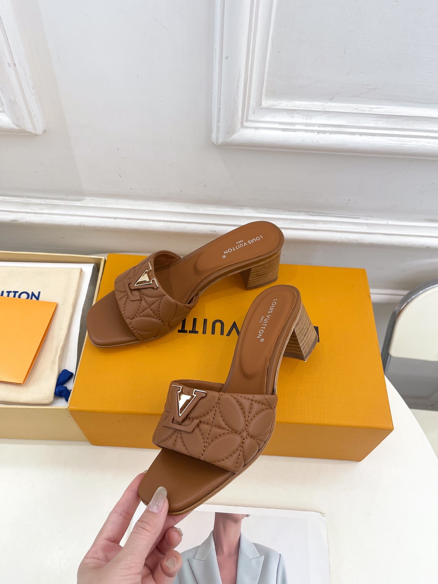 L Style embroidered letter buckle ladies slippers 5cm