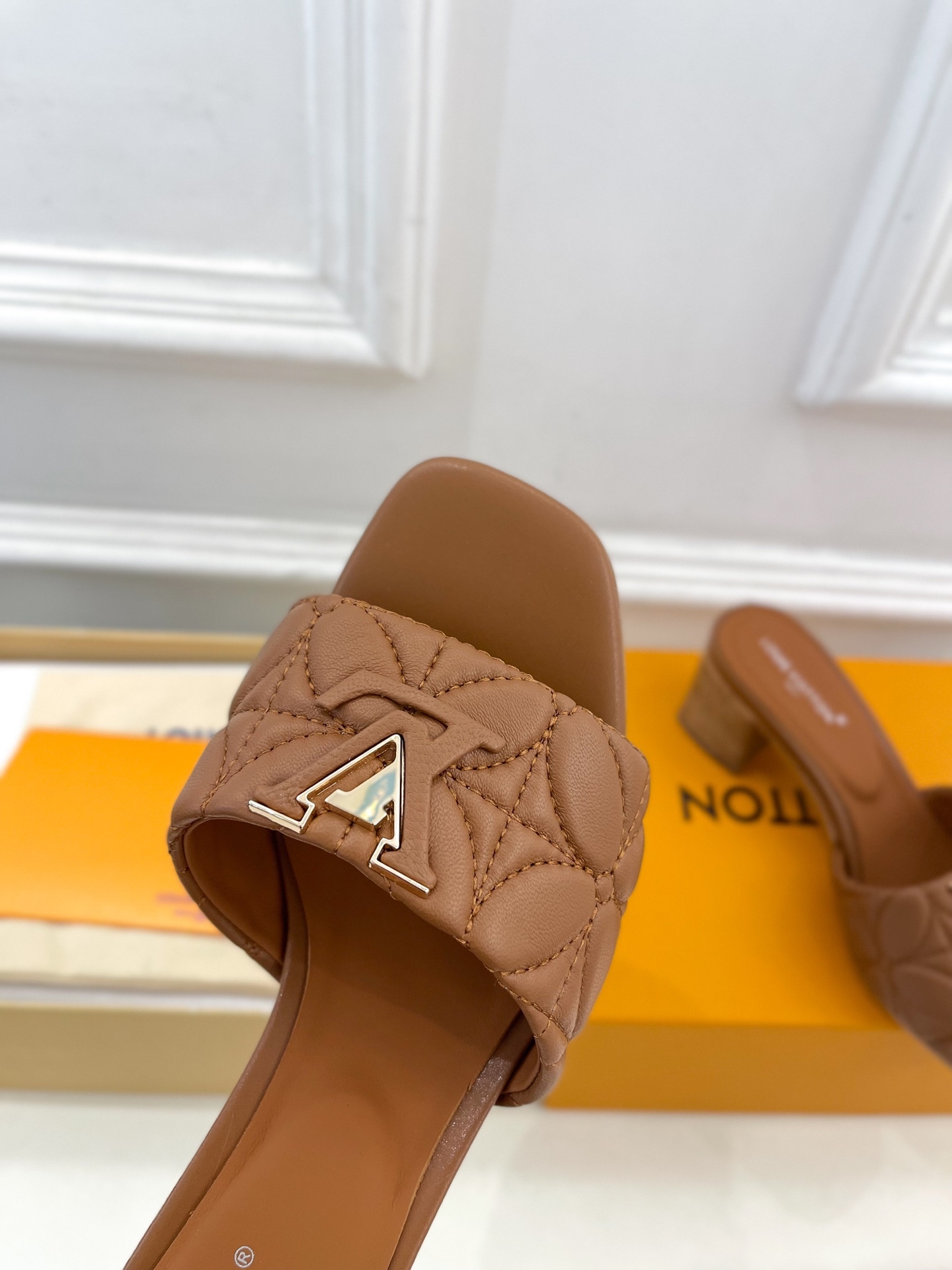 L Style embroidered letter buckle ladies slippers 5cm