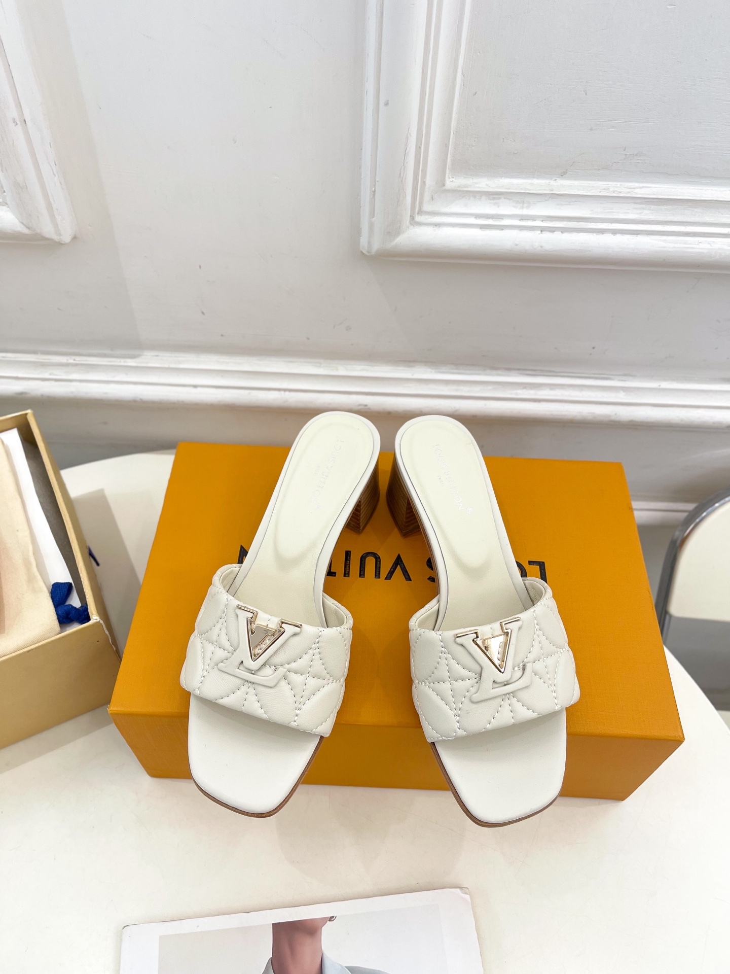 L Style embroidered letter buckle ladies slippers 5cm