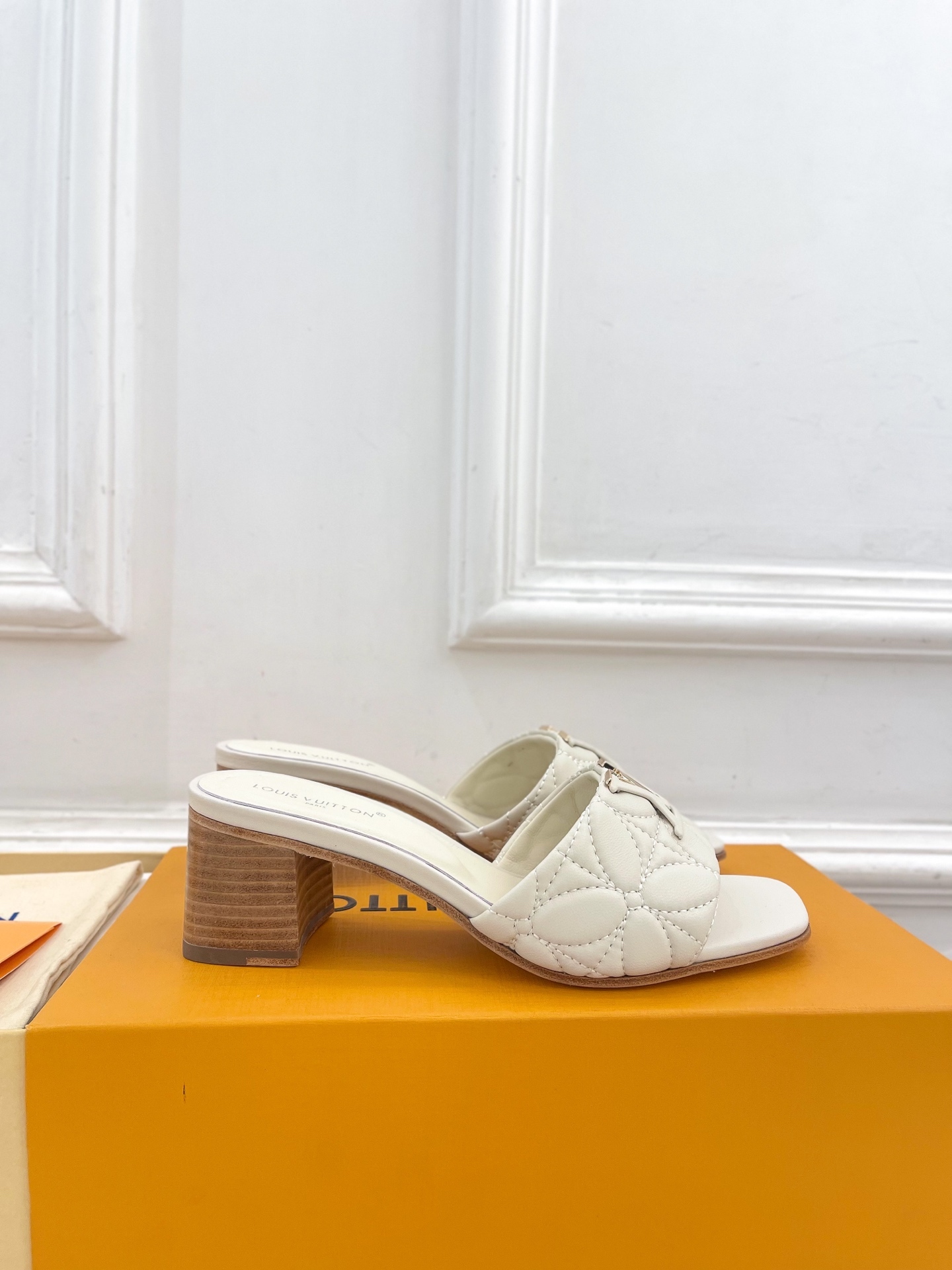 L Style embroidered letter buckle ladies slippers 5cm