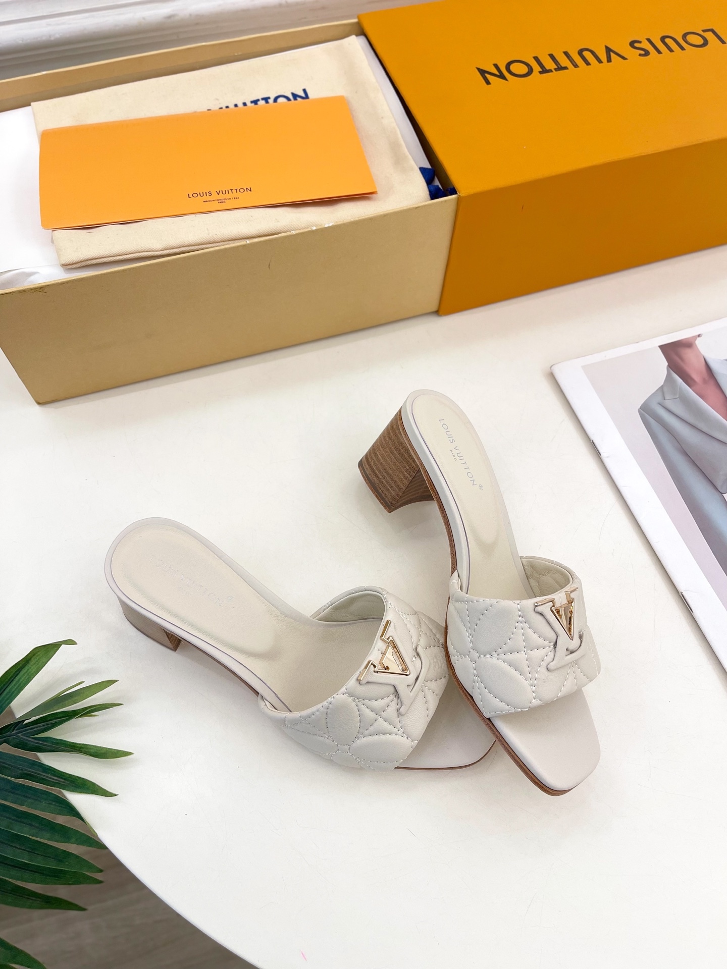 L Style embroidered letter buckle ladies slippers 5cm