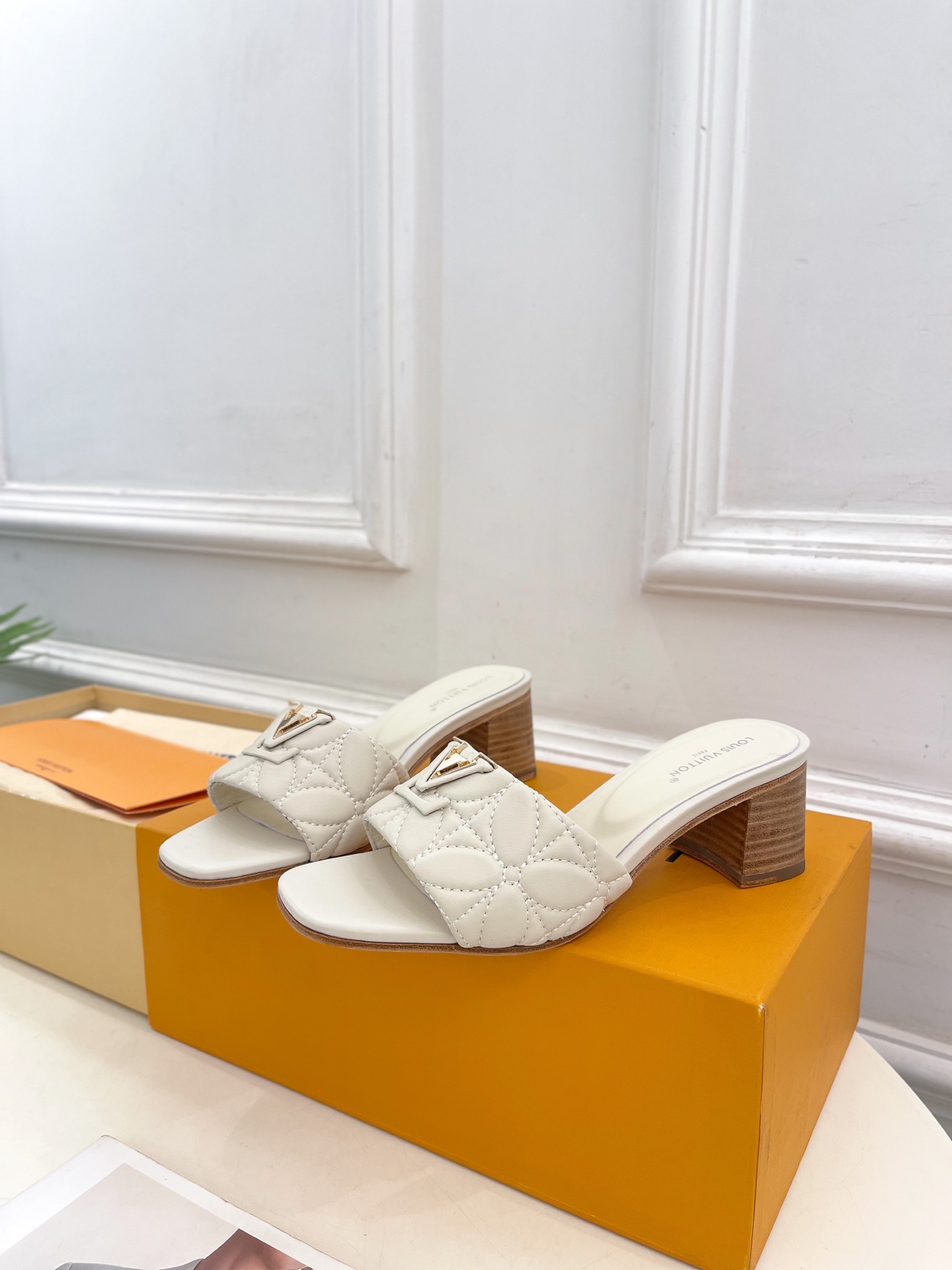 L Style embroidered letter buckle ladies slippers 5cm