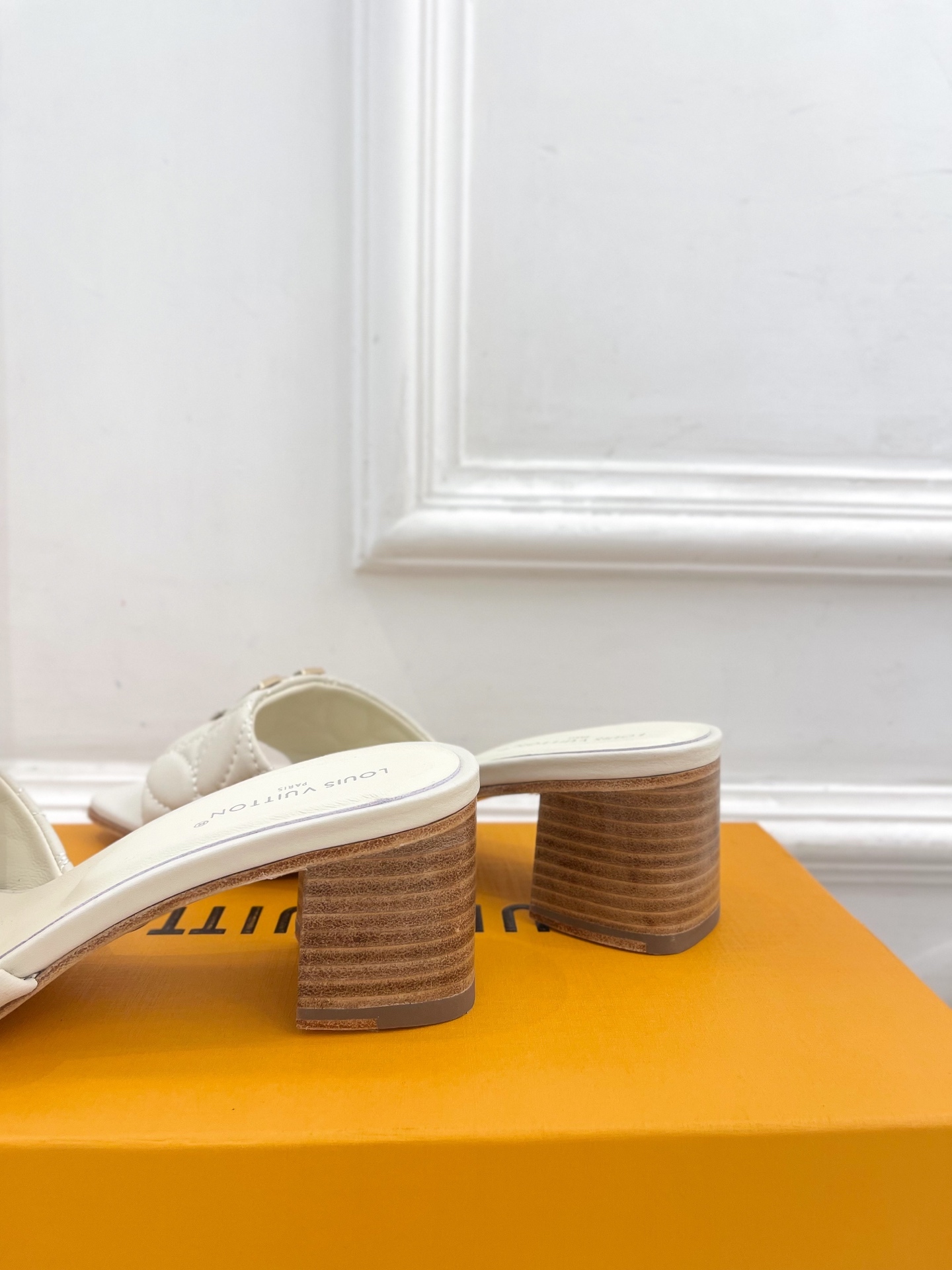 L Style embroidered letter buckle ladies slippers 5cm