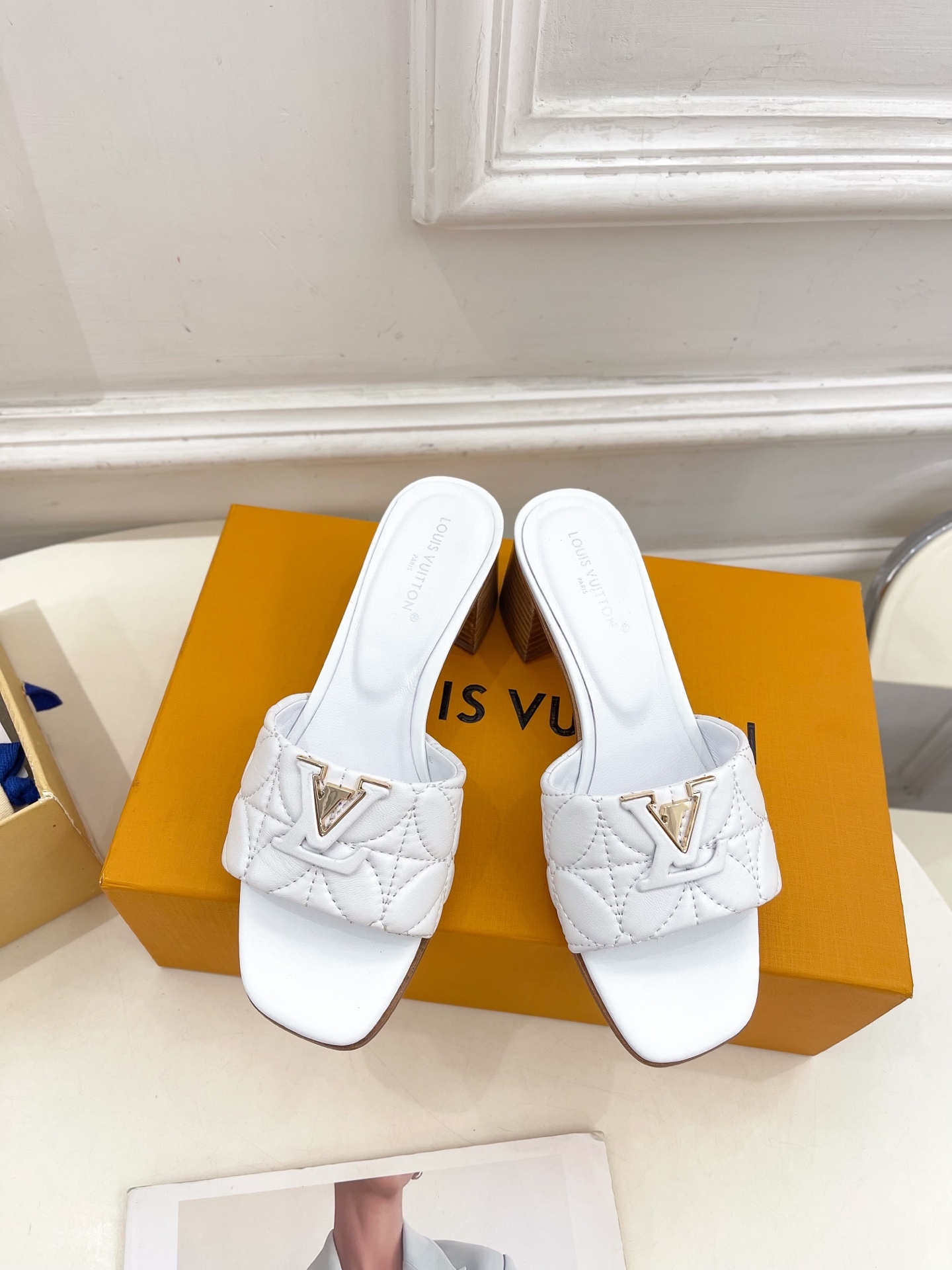 L Style embroidered letter buckle ladies slippers 5cm