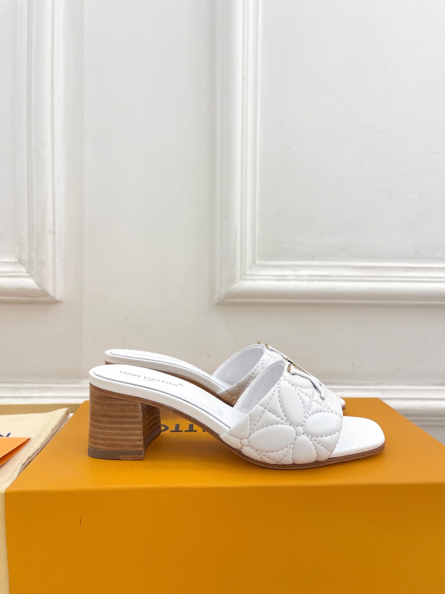 L Style embroidered letter buckle ladies slippers 5cm