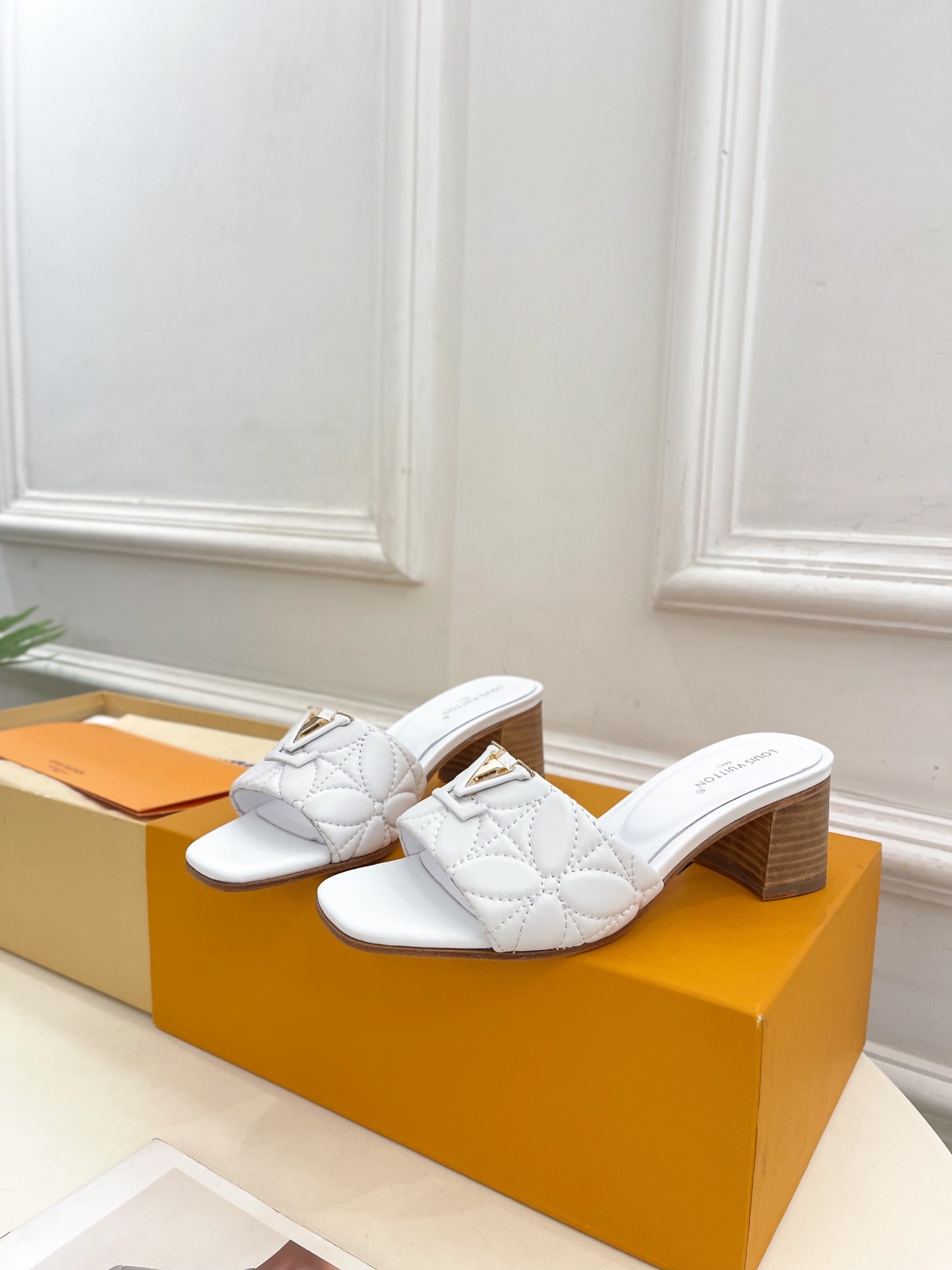 L Style embroidered letter buckle ladies slippers 5cm