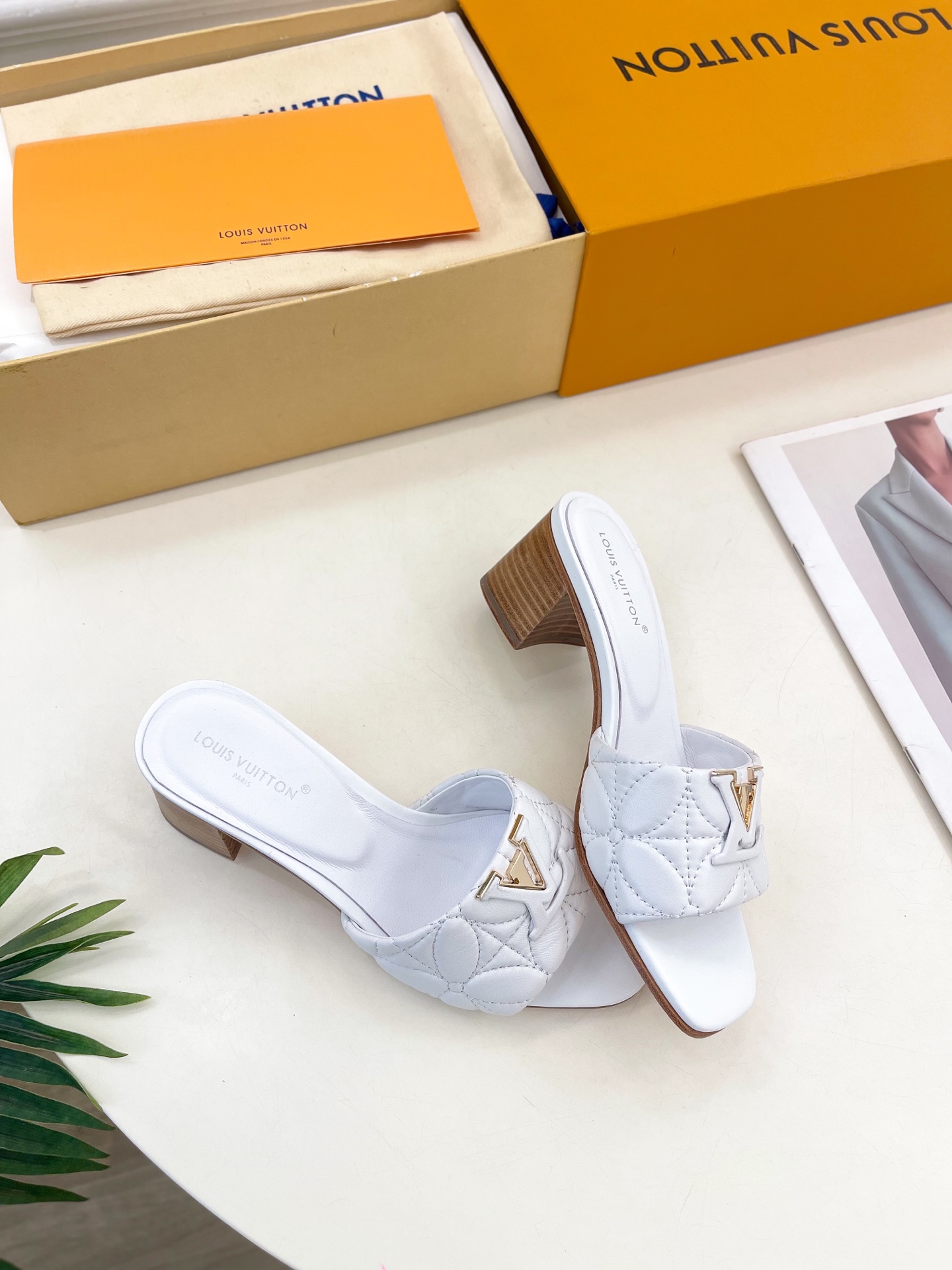 L Style embroidered letter buckle ladies slippers 5cm