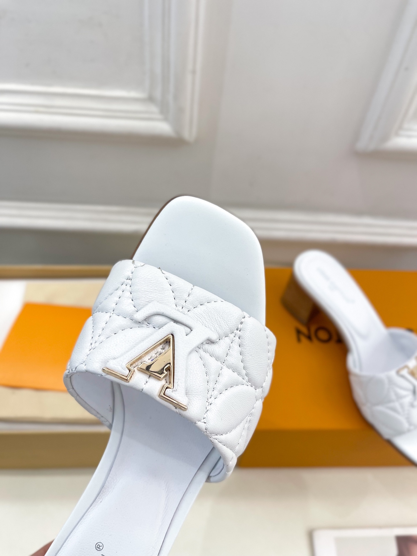 L Style embroidered letter buckle ladies slippers 5cm