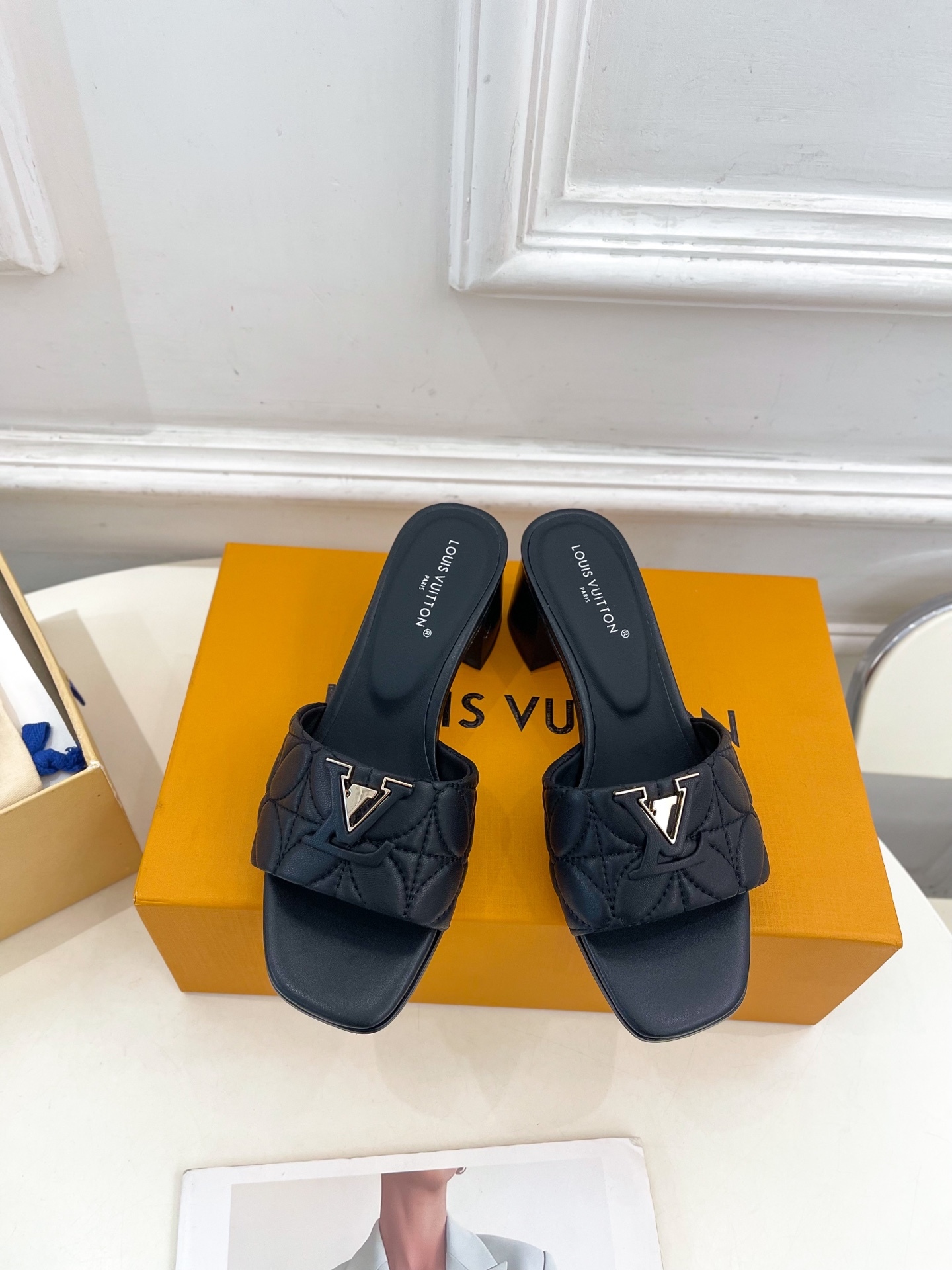 L Style embroidered letter buckle ladies slippers 5cm