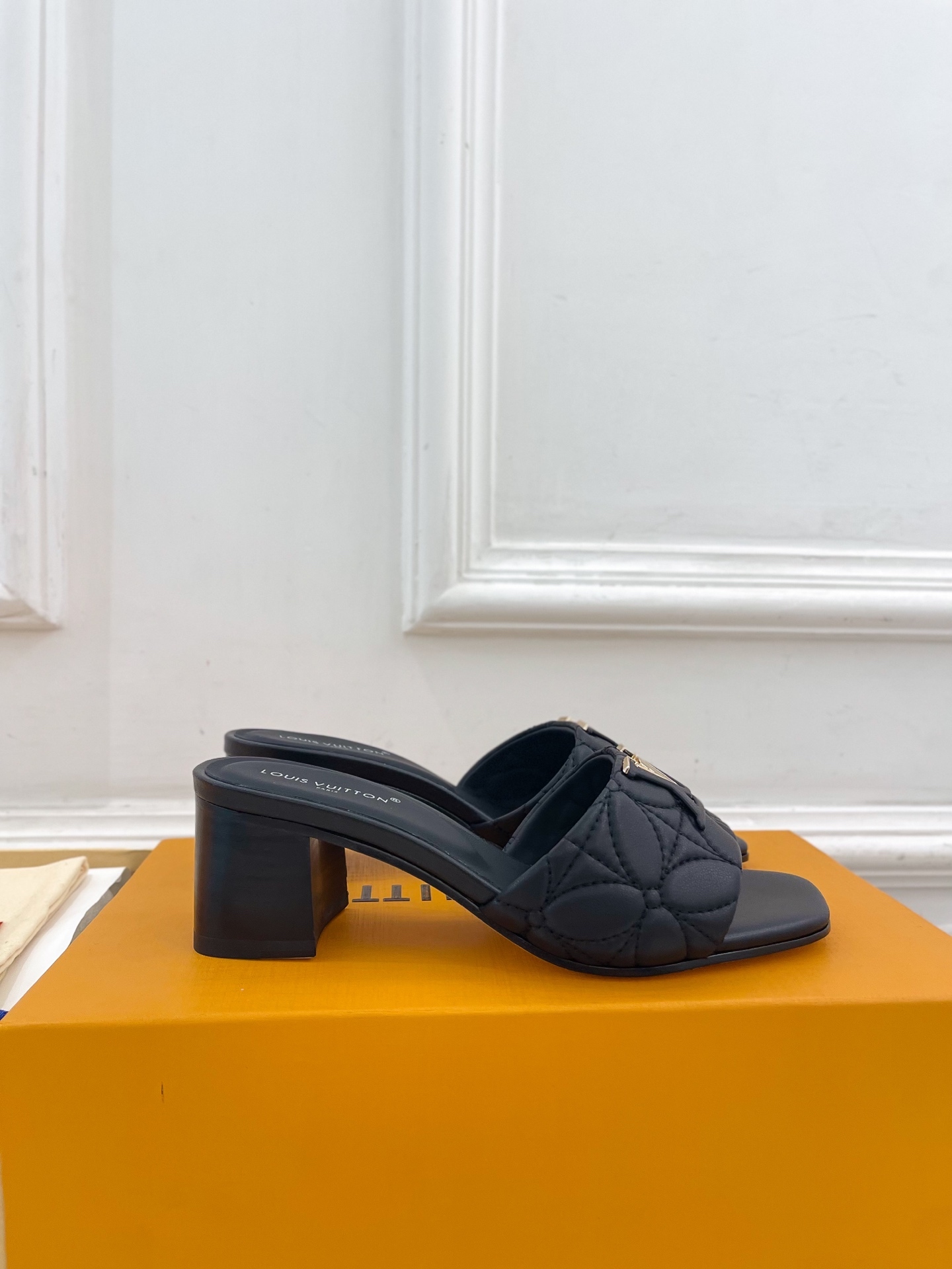 L Style embroidered letter buckle ladies slippers 5cm