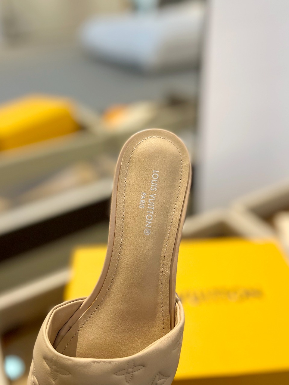 L Style Embossed Embroidery Women Slippers