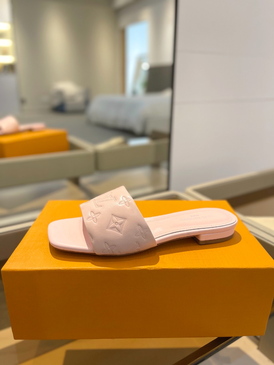 L Style Embossed Embroidery Women Slippers