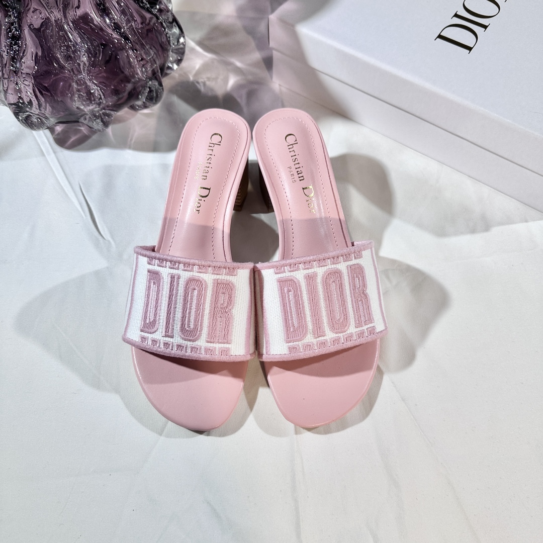 D Style 3D embroidery letters slippers 4.5cm