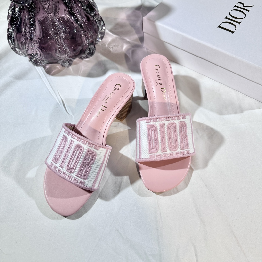 D Style 3D embroidery letters slippers 4.5cm