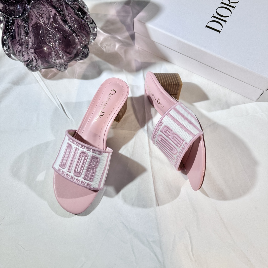 D Style 3D embroidery letters slippers 4.5cm