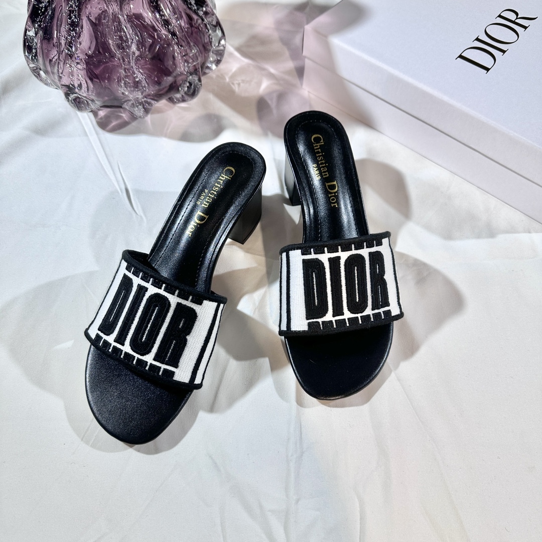 D Style 3D embroidery letters slippers 4.5cm