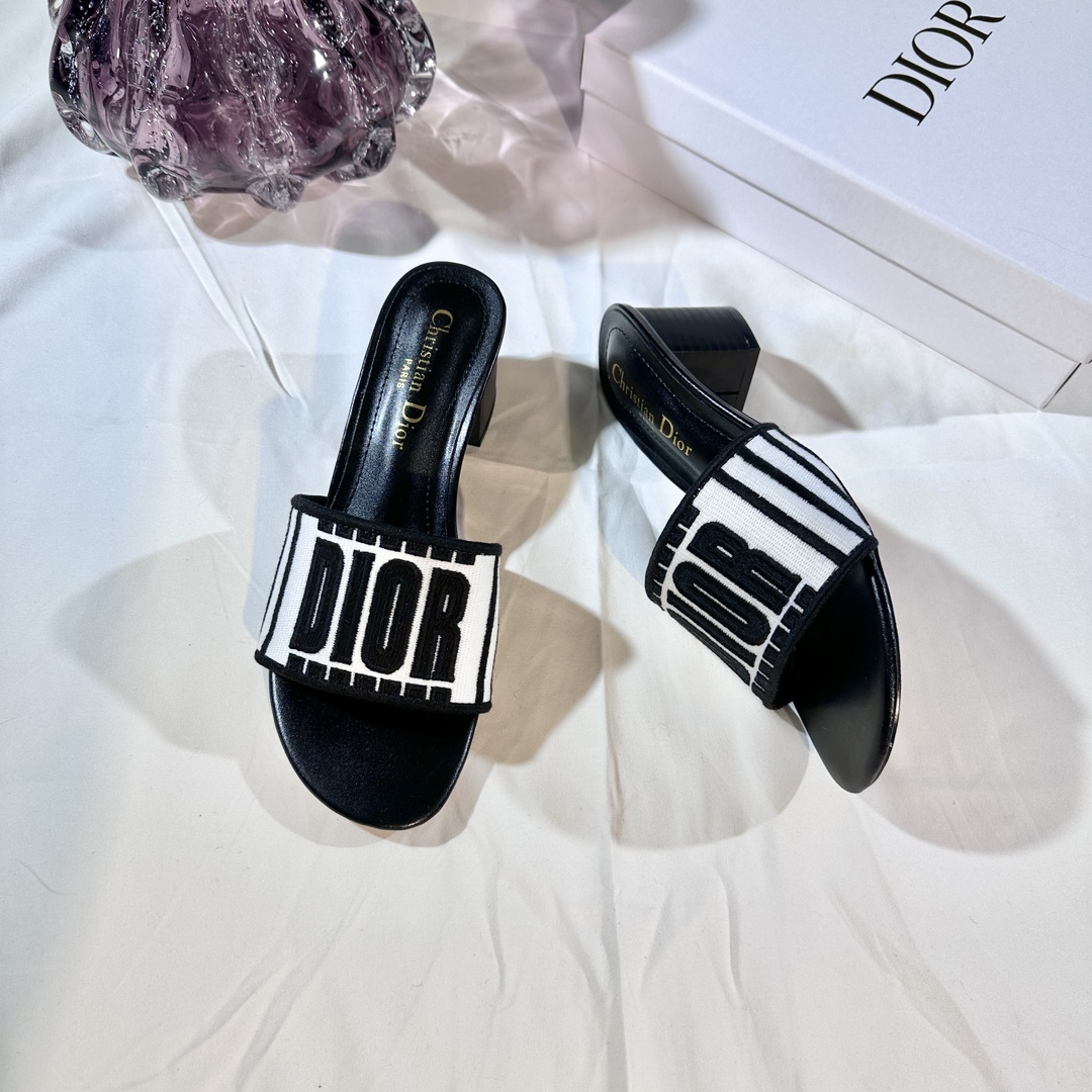 D Style 3D embroidery letters slippers 4.5cm