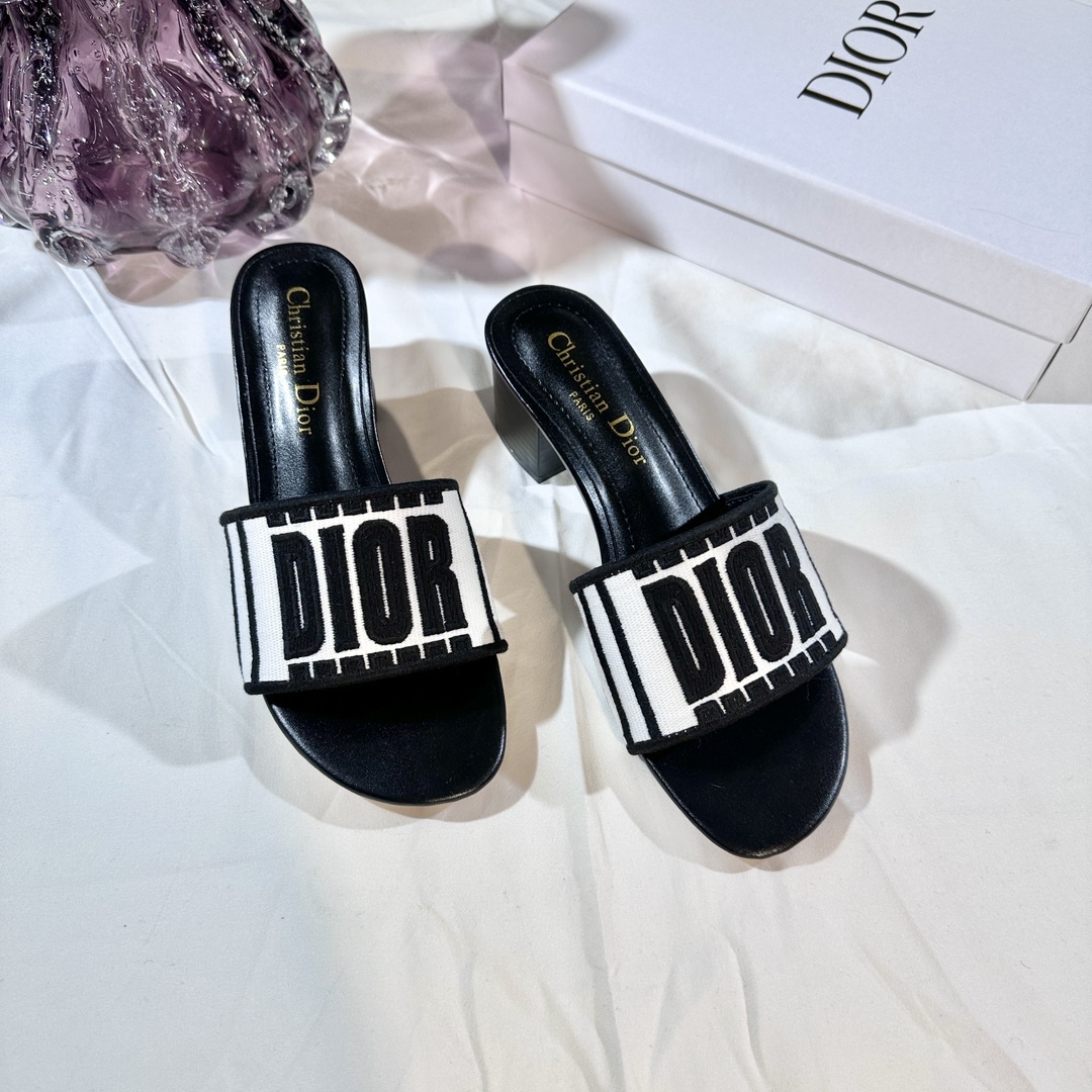 D Style 3D embroidery letters slippers 4.5cm