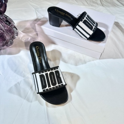 D Style 3D embroidery letters slippers 4.5cm