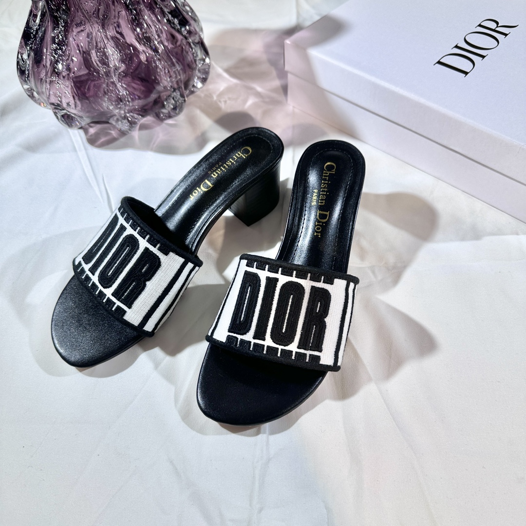 D Style 3D embroidery letters slippers 4.5cm