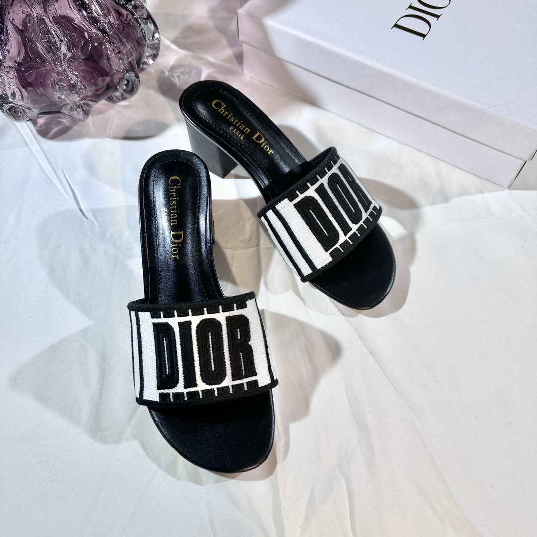 D Style 3D embroidery letters slippers 4.5cm