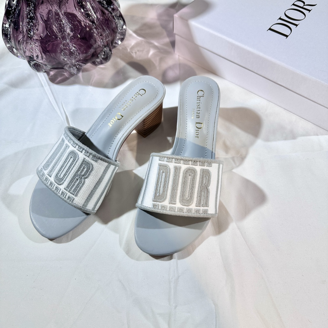 D Style 3D embroidery letters slippers 4.5cm