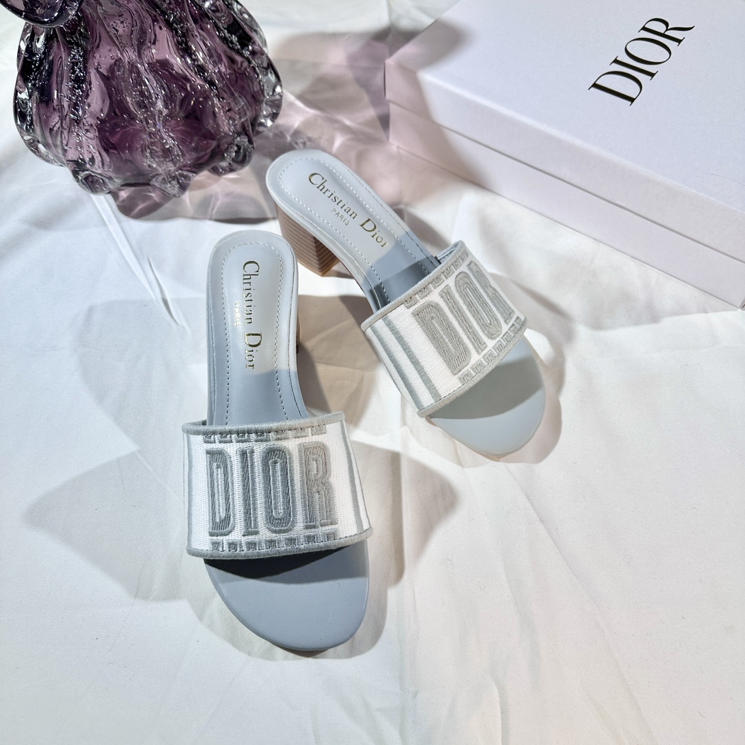 D Style 3D embroidery letters slippers 4.5cm