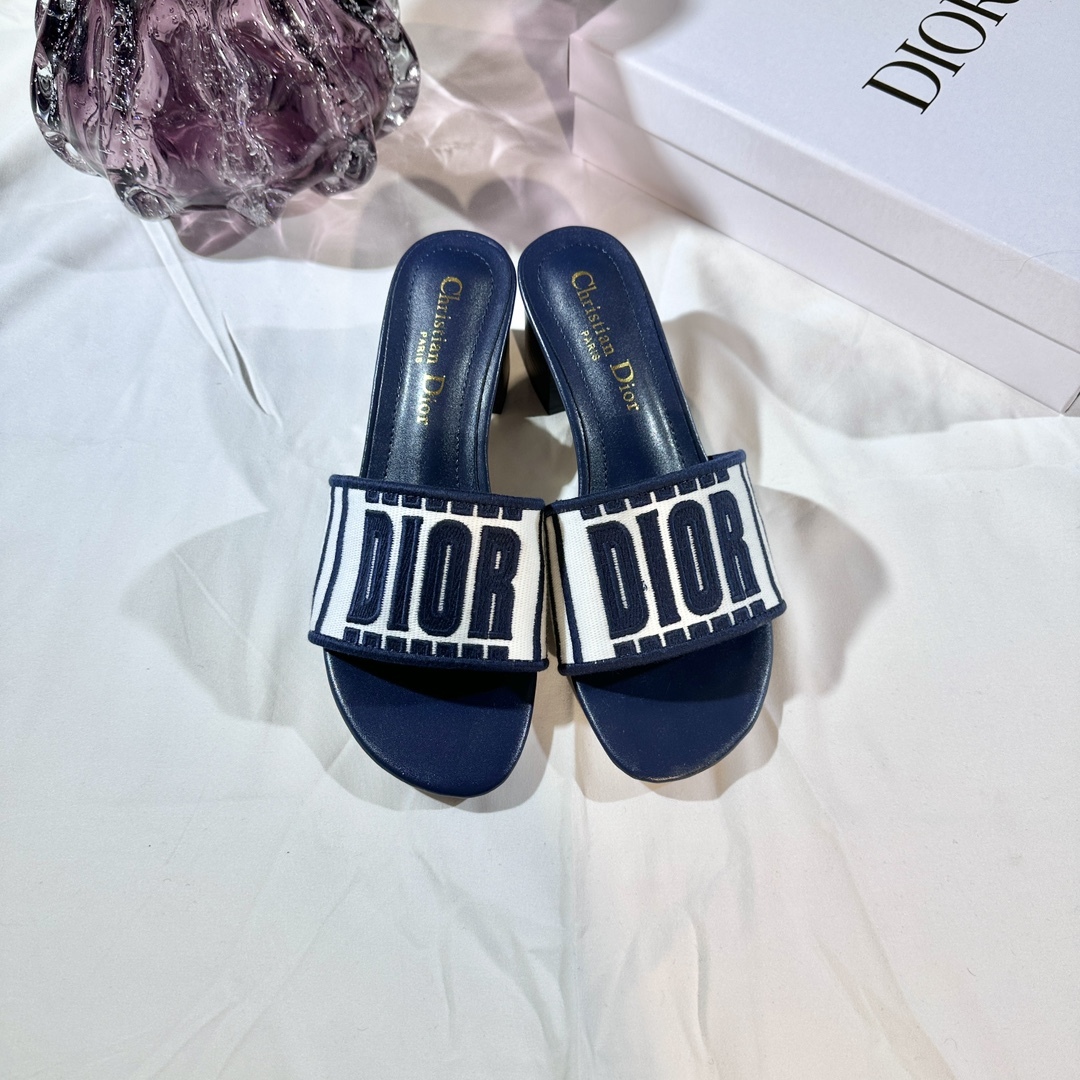 D Style 3D embroidery letters slippers 4.5cm